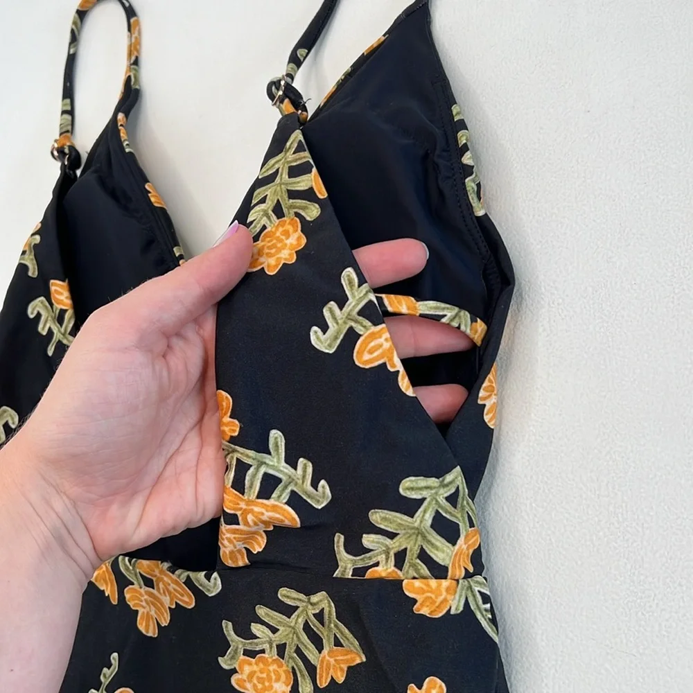 NWT VIX Madalena one piece swimsuit black orange floral size medium - Picture 7 of 13